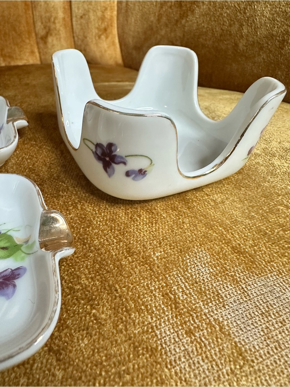 Set of 4 Mid Century Lefton Mini Ashtrays with Holder Violets Floral Vintage - Picture 9 of 13